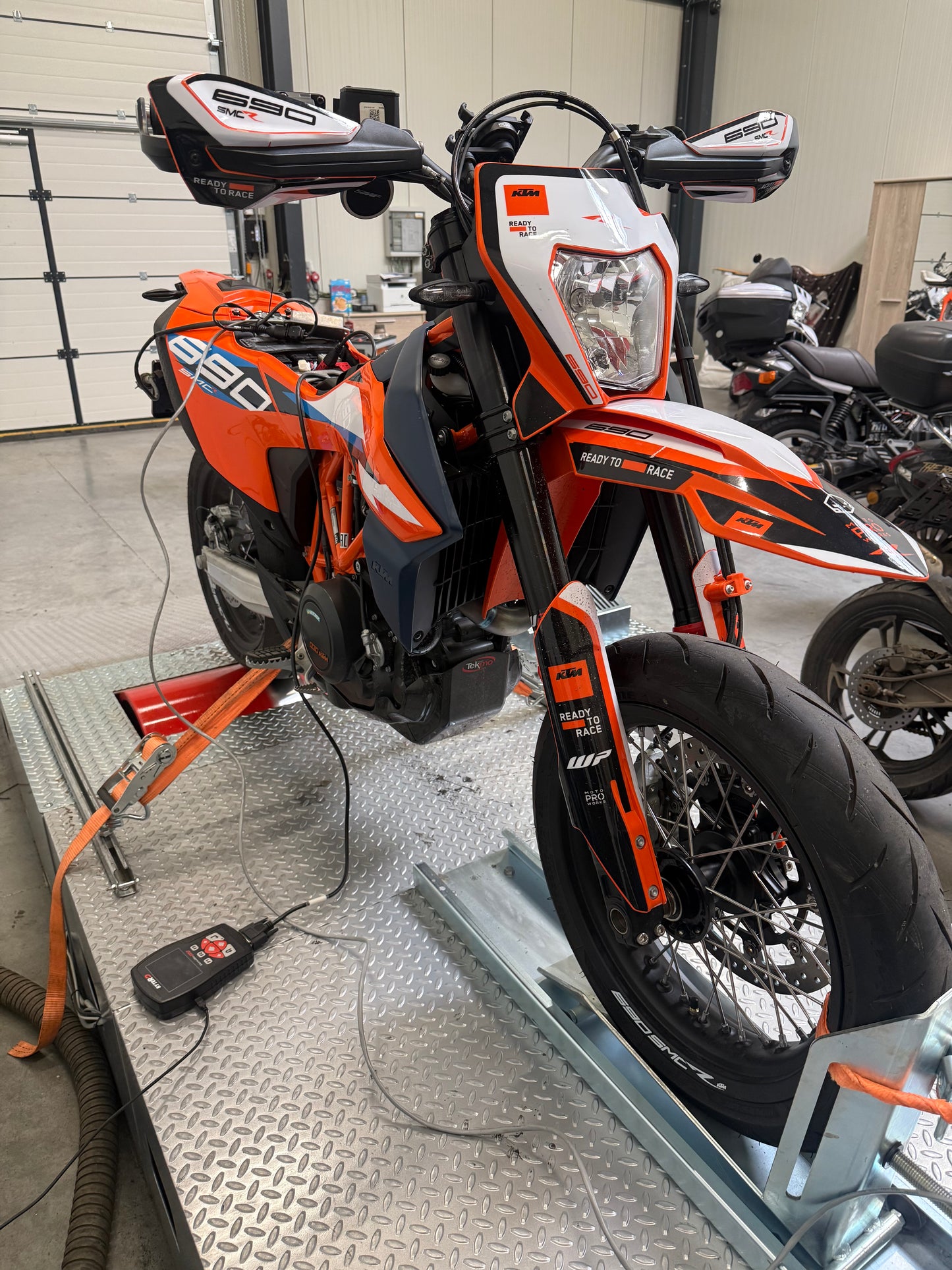 KTM SMCR690 2025